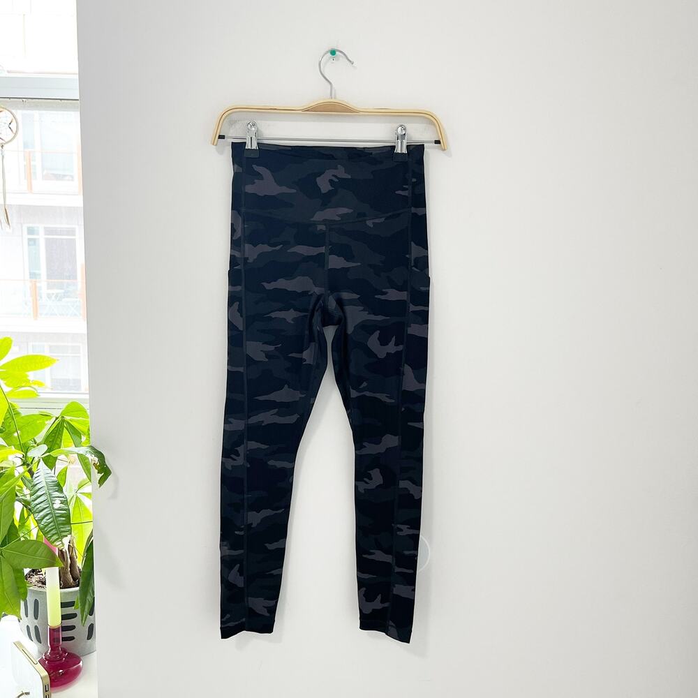 Athleta Gray Camo Ultimate 7/8 Leggings Size XS